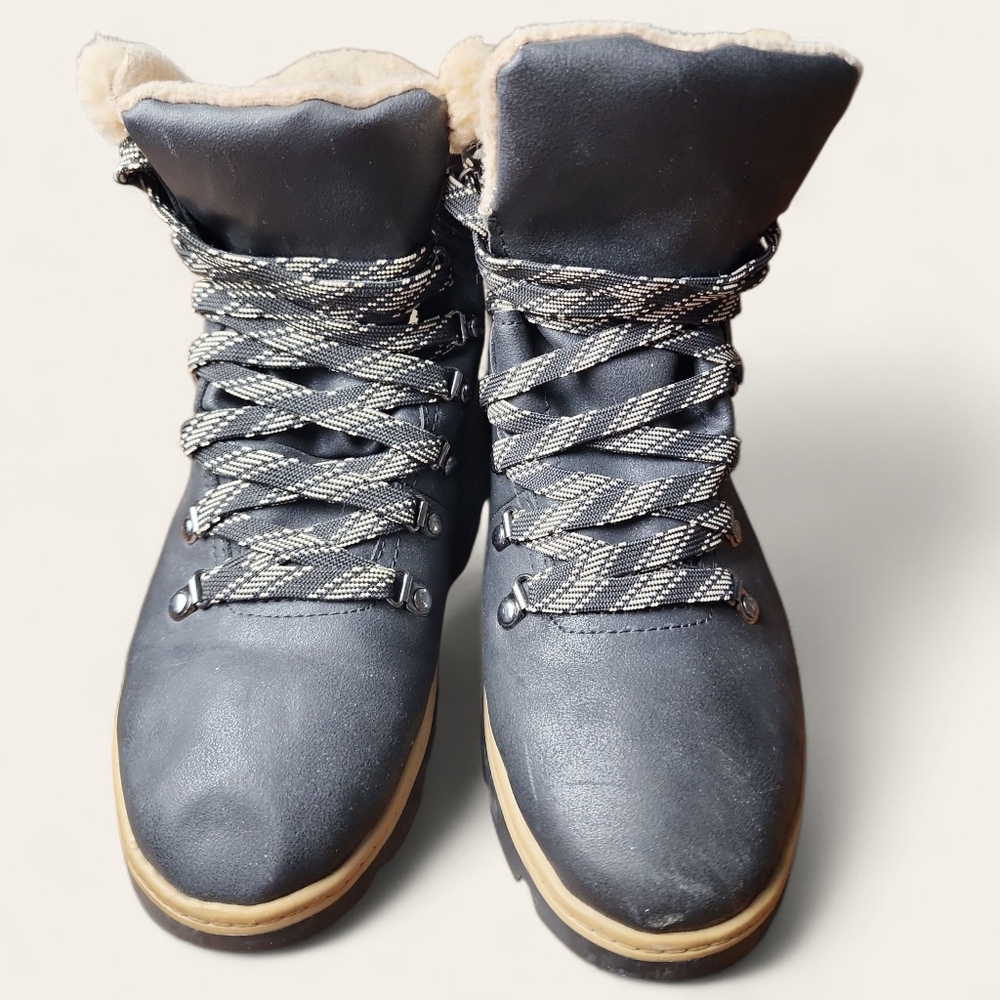 TIME & TRU | Women's Stylish Black Tan Sherpa Faux Fur Lined Hiking Boots | 9